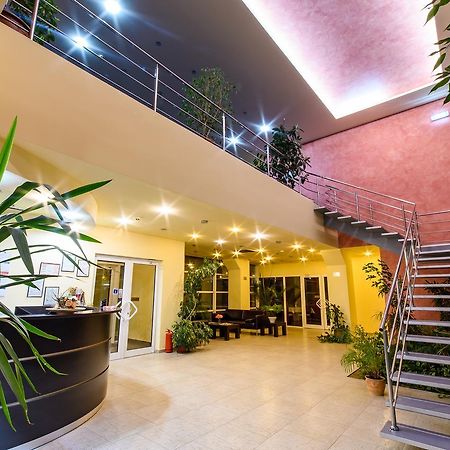Hotel Torontal Тимишоара Екстериор снимка
