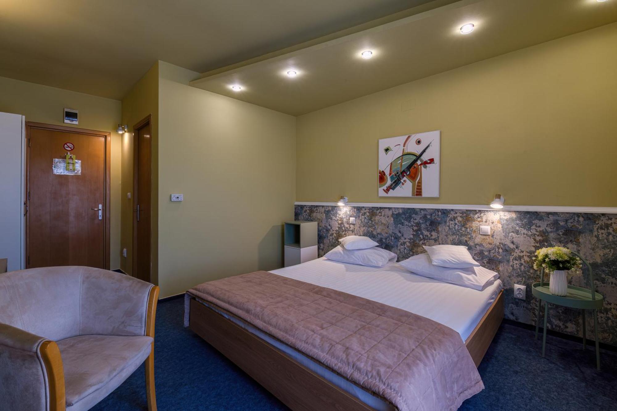 Hotel Torontal Тимишоара Екстериор снимка