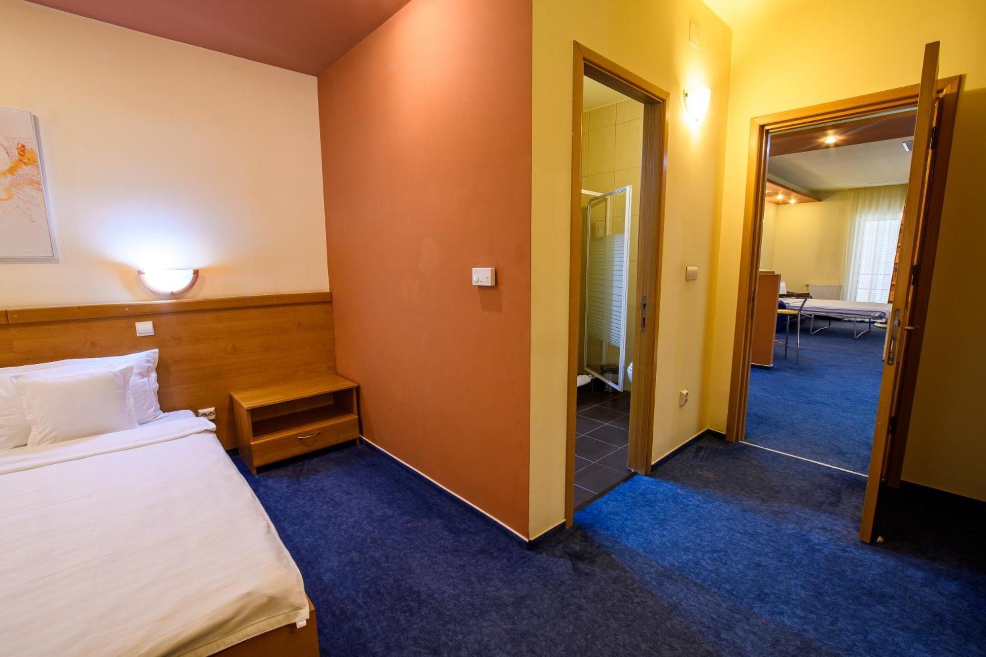 Hotel Torontal Тимишоара Екстериор снимка