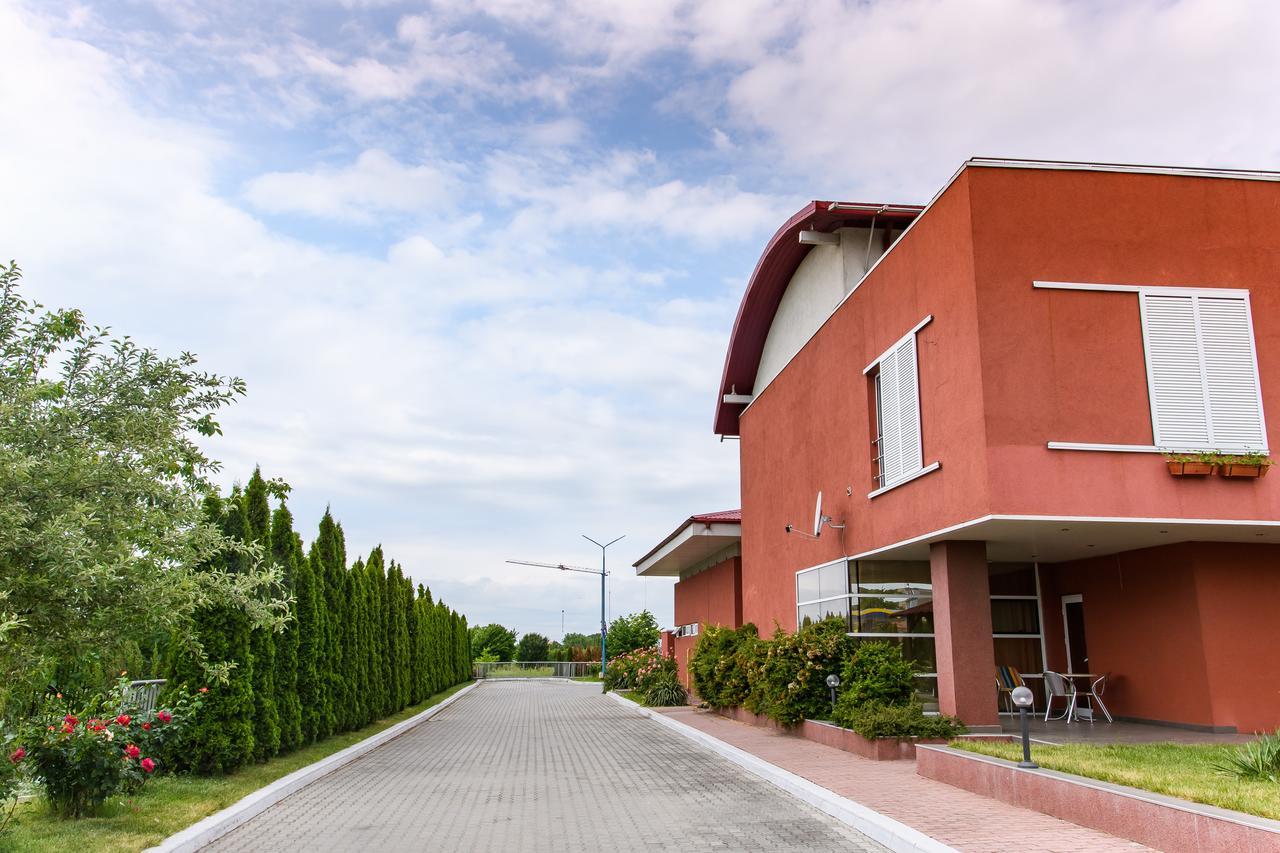 Hotel Torontal Тимишоара Екстериор снимка