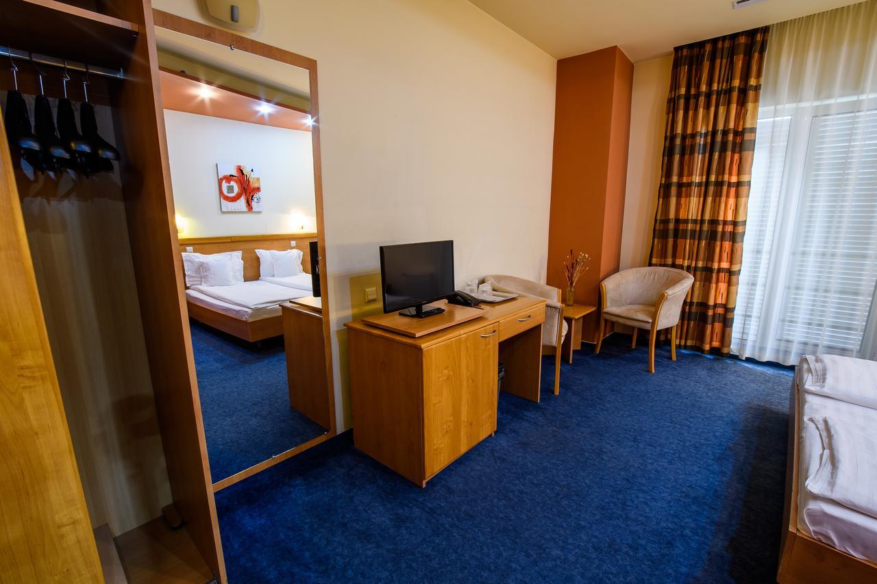 Hotel Torontal Тимишоара Екстериор снимка