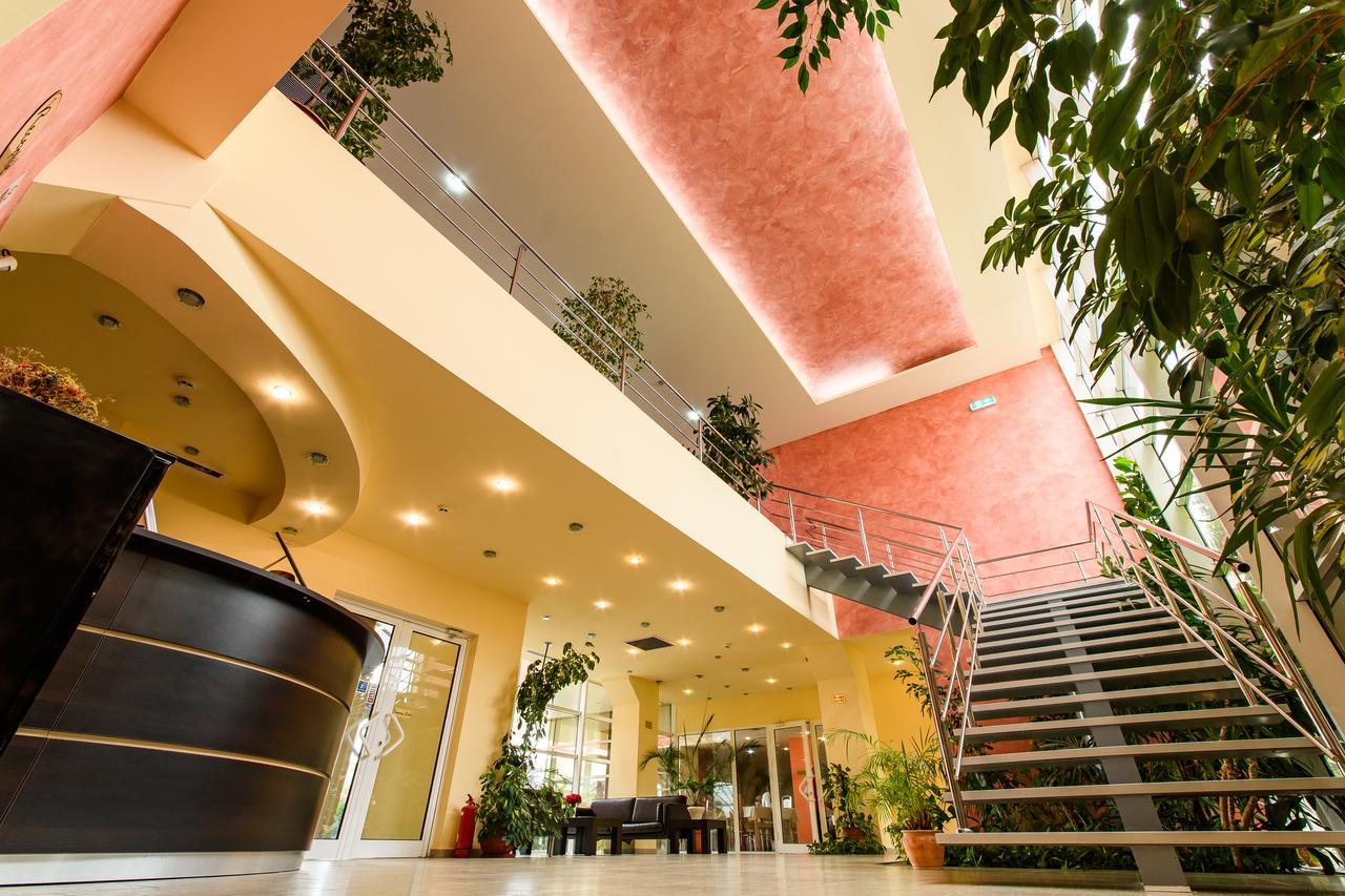 Hotel Torontal Тимишоара Екстериор снимка