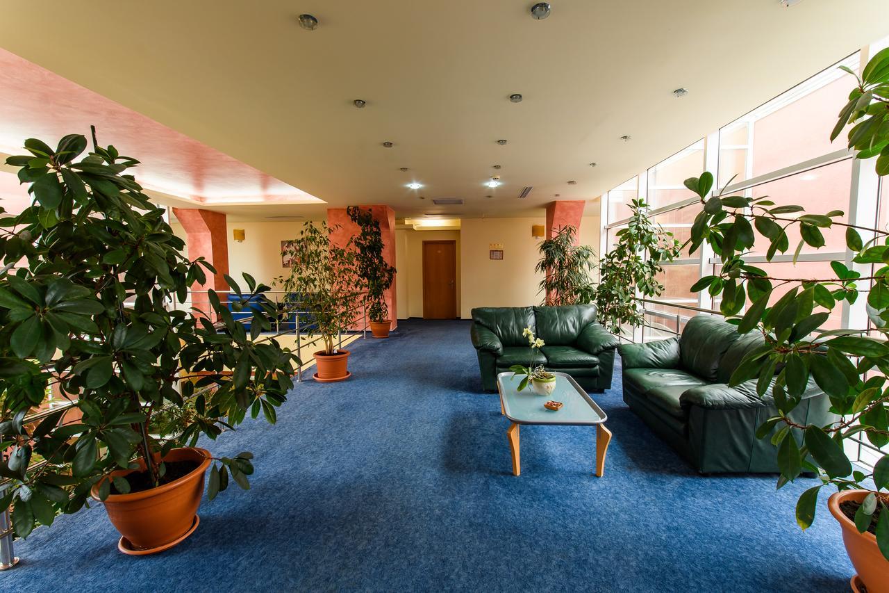 Hotel Torontal Тимишоара Екстериор снимка