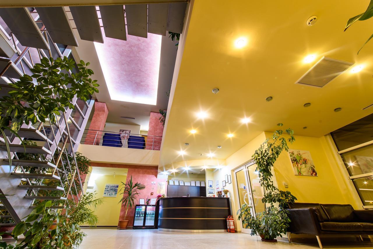 Hotel Torontal Тимишоара Екстериор снимка