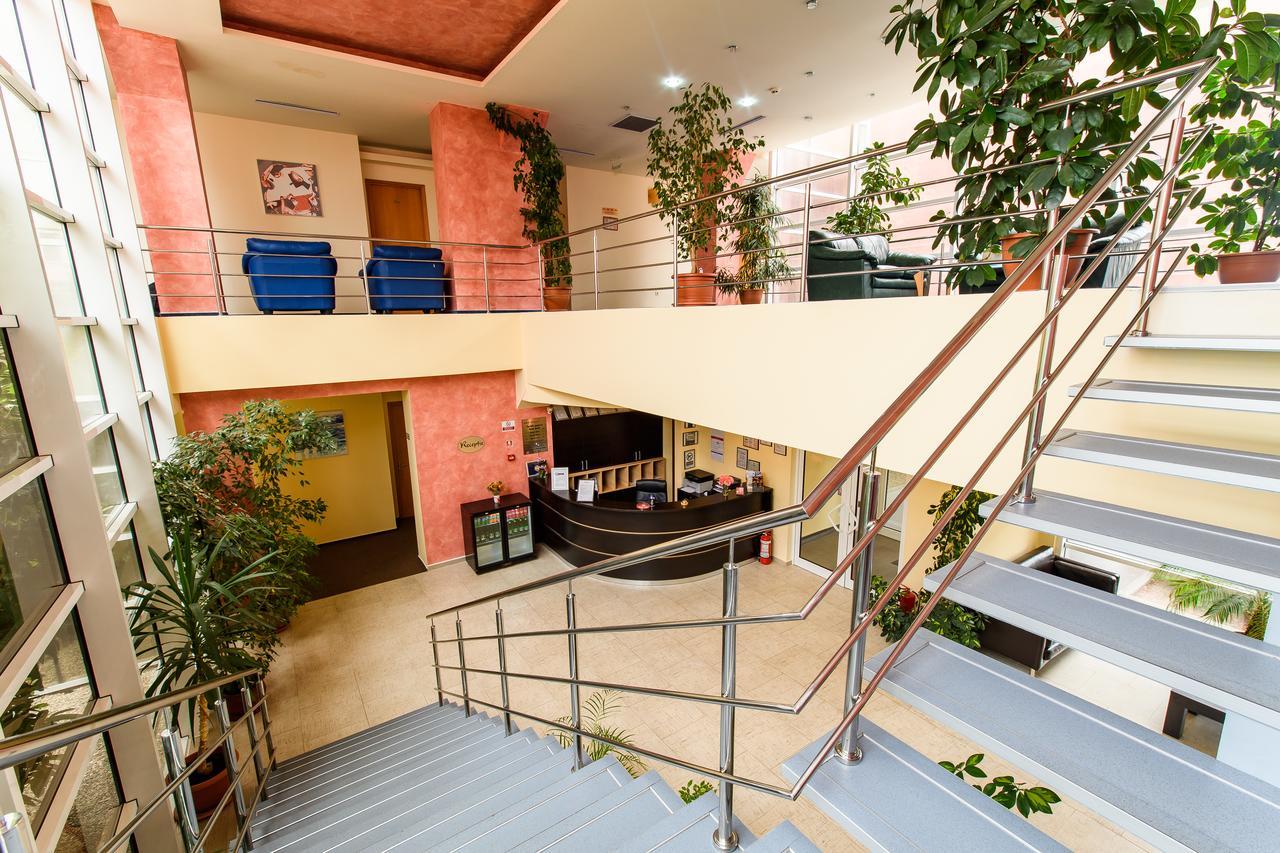 Hotel Torontal Тимишоара Екстериор снимка