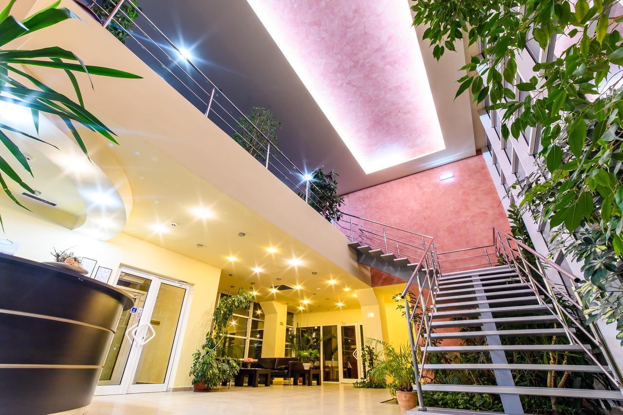 Hotel Torontal Тимишоара Екстериор снимка